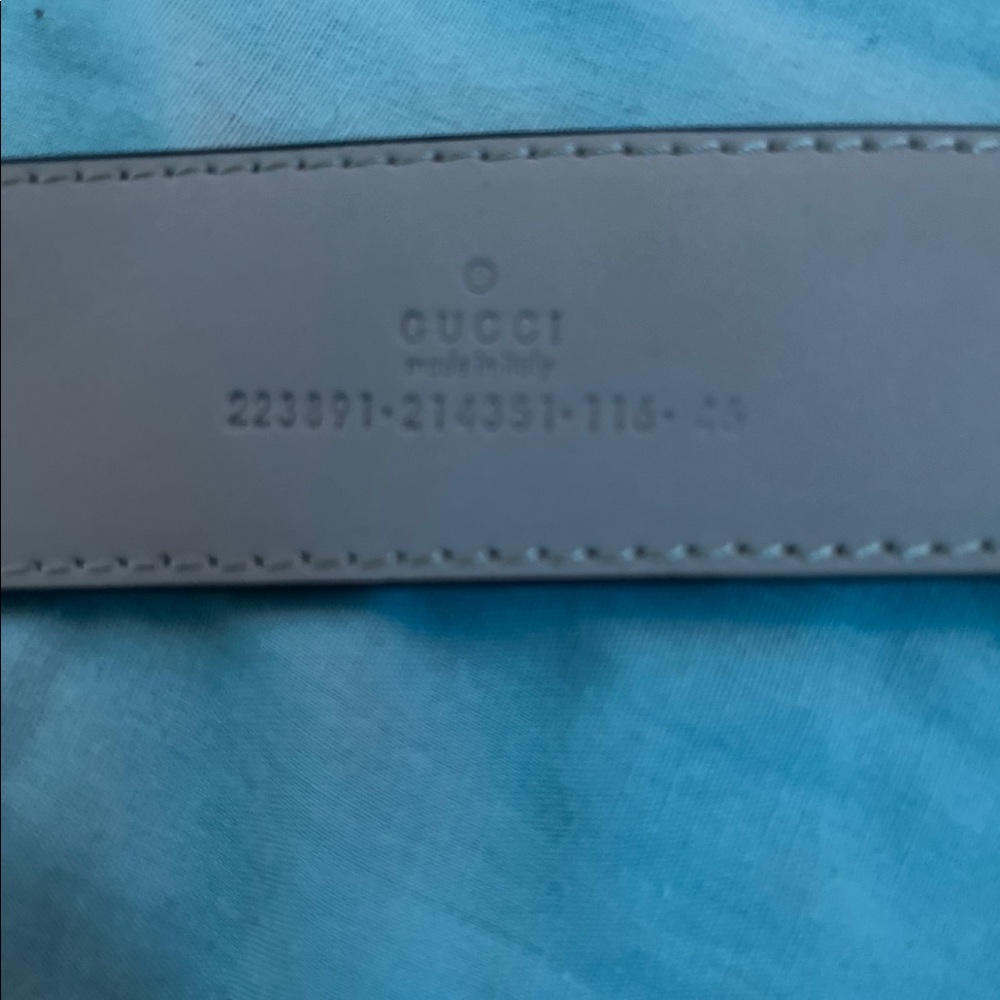 Black Gucci Belt - Picture 2 of 5